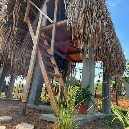 Sasy Tipis Hotell Santa Catalina Exteriör bild
